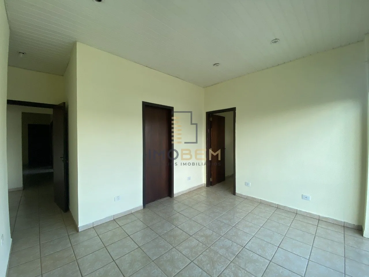 Imagem Excelente espaço de coworking disponível para alugar no Setor Comercial de Sinop. 

Com uma área ...
