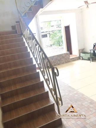 Imagem Casa de 3 Quartos, sendo 1 suite - Quitandinha - COD 13755