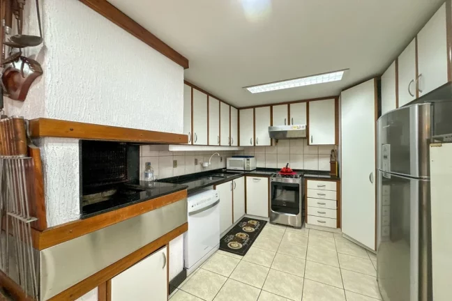Imagem Casa para venda no bairro Três Figueiras em Porto Alegre