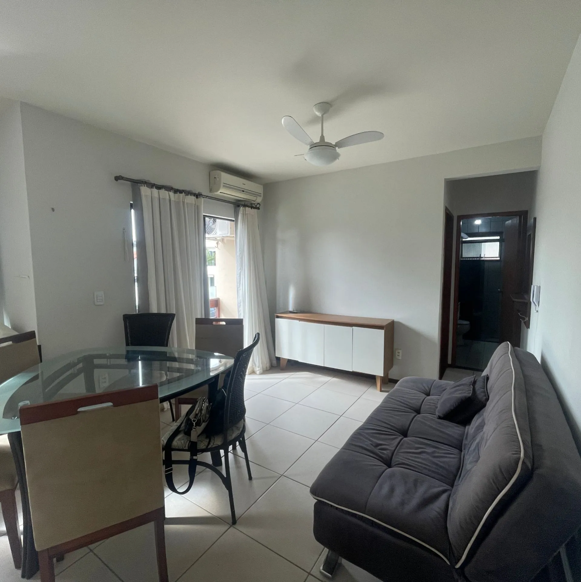 Imagem Apartamento de um dormitório, semimobiliado, para locação anual em Jurerê