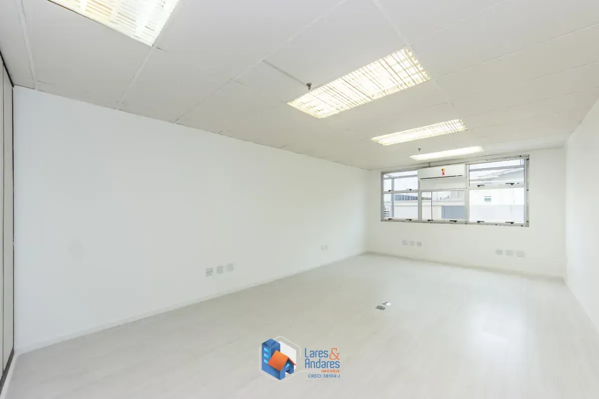 Imagem Conjunto comercial para venda e locação em Indianópolis, 211m²
