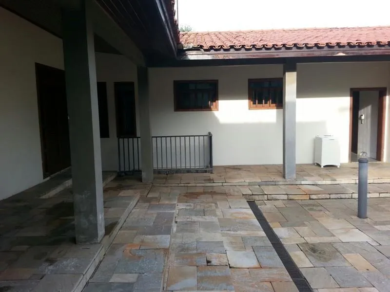 Imagem CASA COMERCIAL PARA LOCAÇÃO E VENDA.