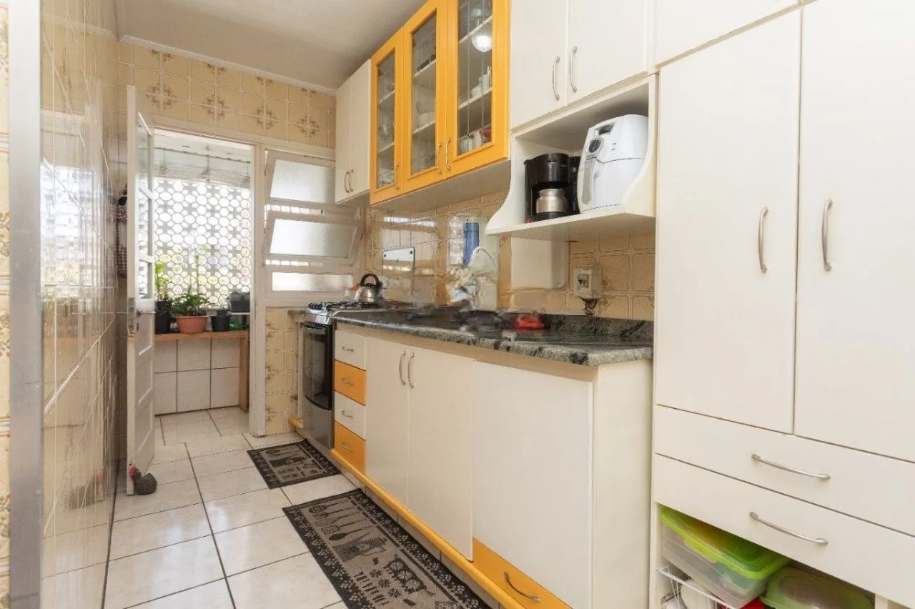 Imagem Amplo Apartamento de 3 Dormitórios com Churrasqueira no Bairro Floresta