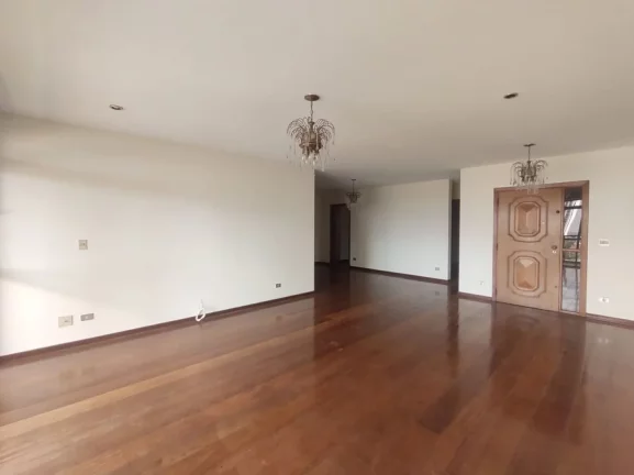 Imagem Apartamento CENTRO - Área útil de 230 m². Contendo 2 vagas garagem, ampla sala para 2 ambientes c...