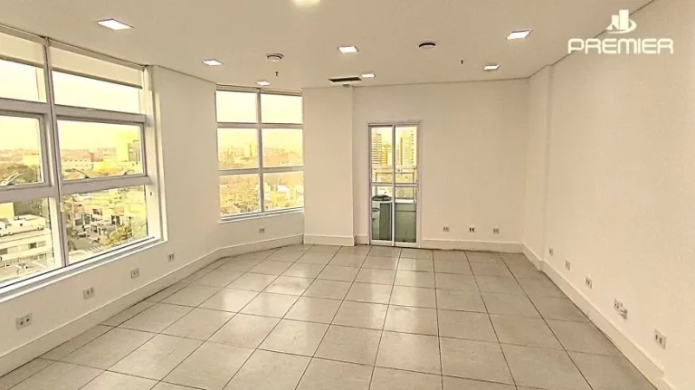 Imagem SALA COMERCIAL DE 48M² PARA VENDA, COM 2 WC...#039;S, SACADA E 1 VAGA - ED GOLDEN OFFICE EM JUNDIAÍ SP