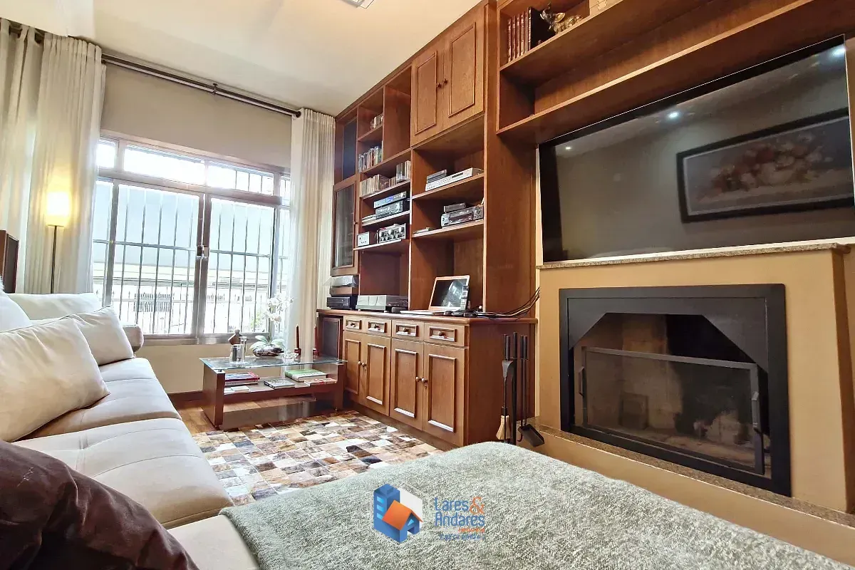 Imagem Sobrado para venda em Vila Santa Catarina com 3 quartos, sendo 2 suítes, 223m²