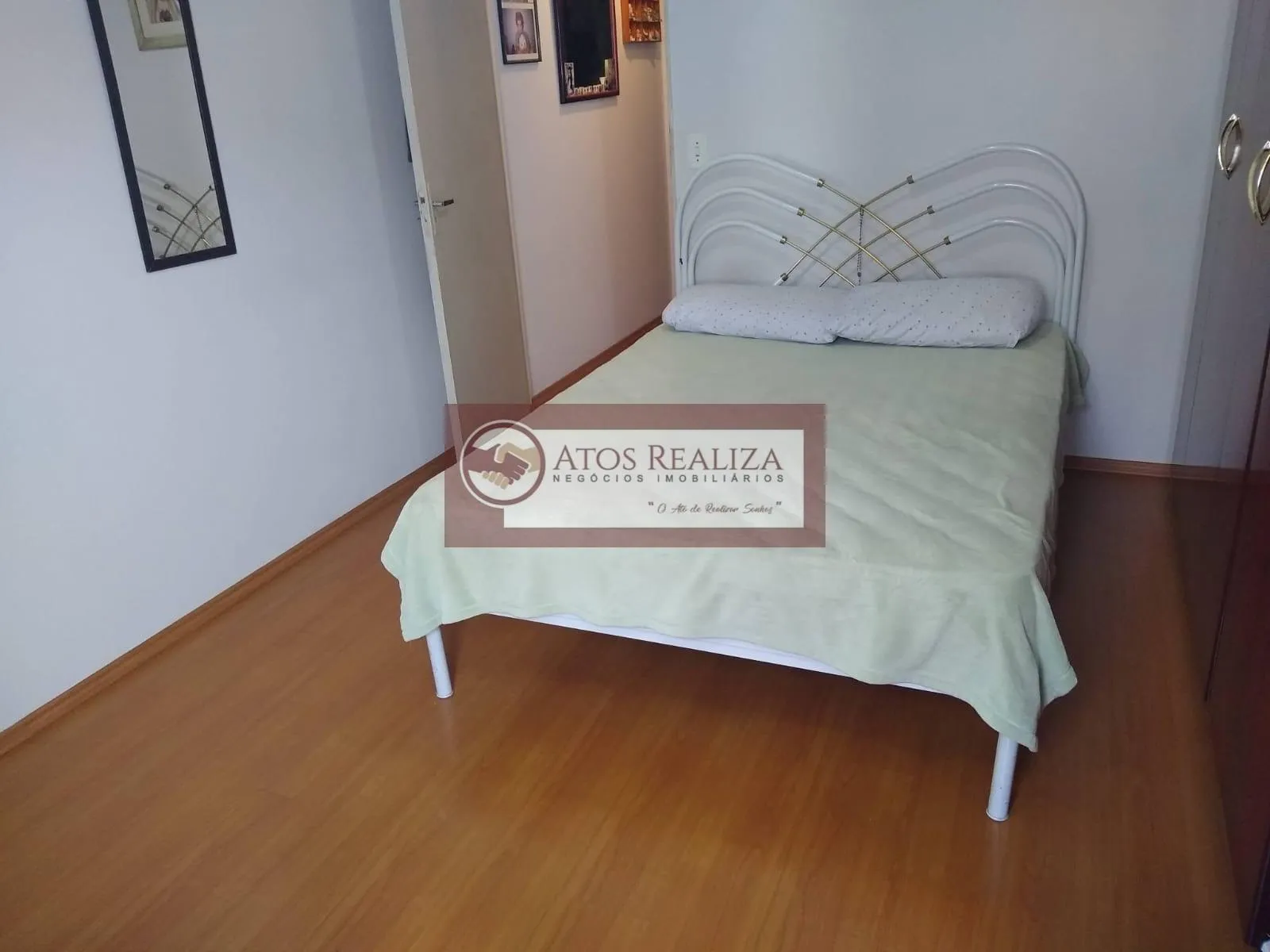 Imagem Vendo oportunidade no residencial Palmares, Vendo Sobrado de 2 Dormitórios, 2 banheiros, Sala, Cozinha, Terraço e 1 vaga de garagem, próximo a Estação Mendes da CPTM, Corredor de ônibus, e todos os pontos de interesse comercial. Valor. R$. 470.000.