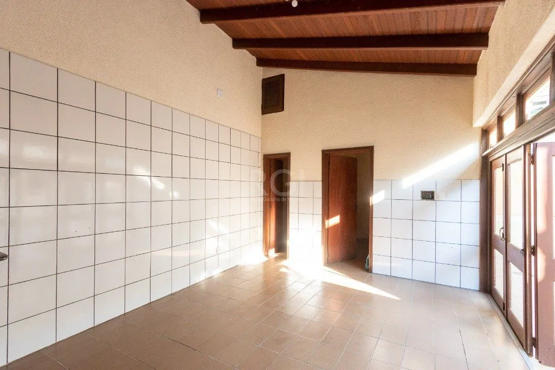 Imagem Casa para Venda - 280m², 3 dormitórios, sendo 1 suites, 2 vagas - Espirito Santo
