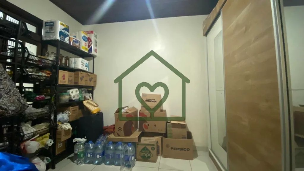 Imagem Casa com 4 dormitórios e 110 m2 na Rua Duque de Caxias, no bairro Centro Histórico em Porto Alegre...