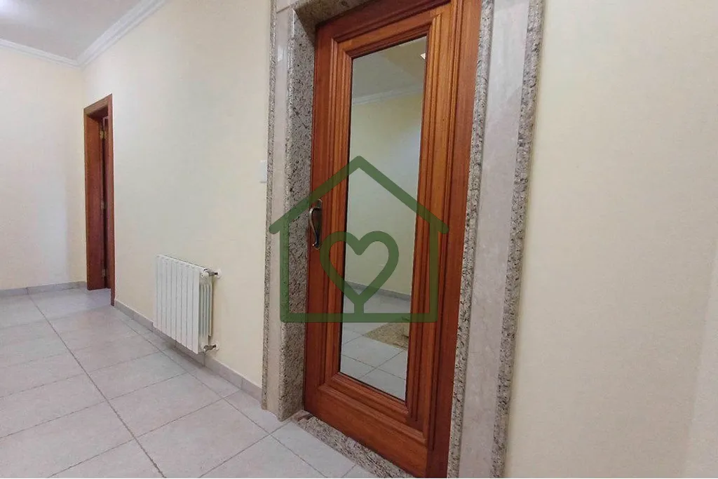 Imagem Desfrute do conforto e sofisticação com esta espetacular casa à venda no bairro Partenon, em Port...