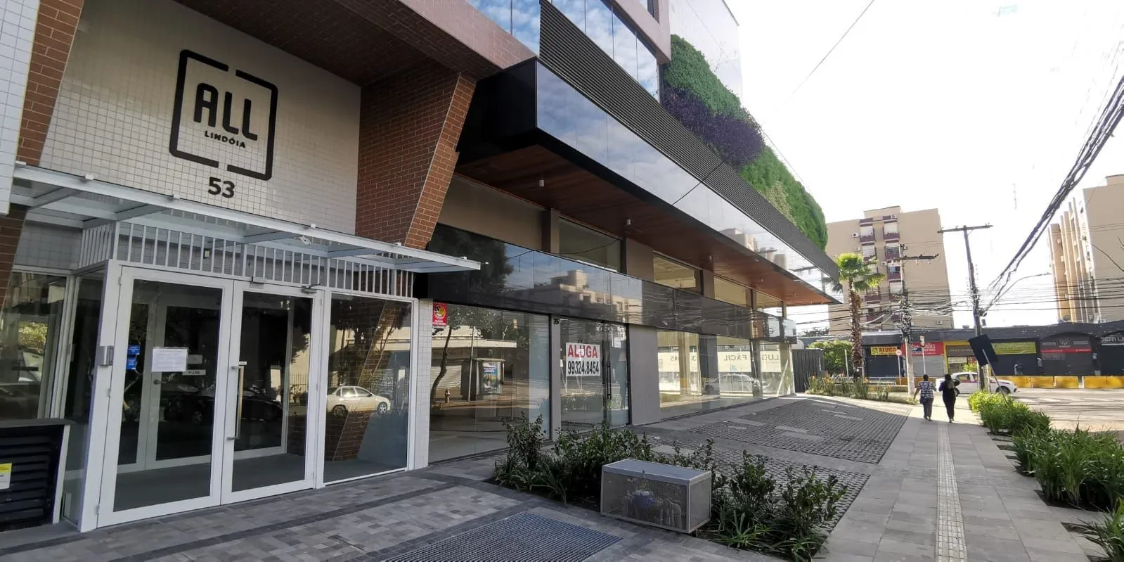 Imagem Vende loja ,com mezanino 180m², 2 banheiros