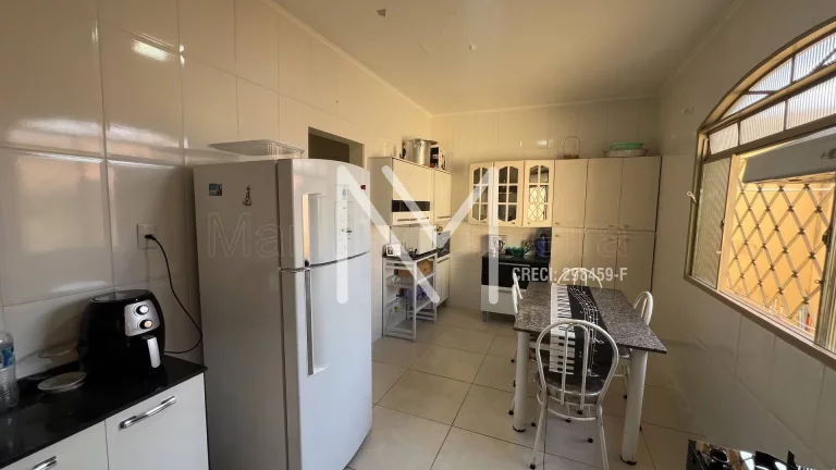 Imagem Casa à Venda 3 Quartos com edícula 190m² Total - Bairro Santana - SJC