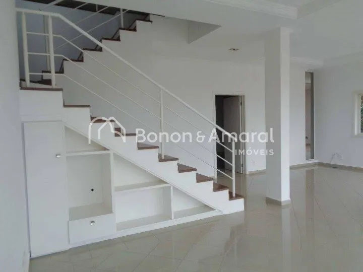 Imagem Linda casa de condomínio em Sousas, com 350m², 4 quartos e 3 suítes.