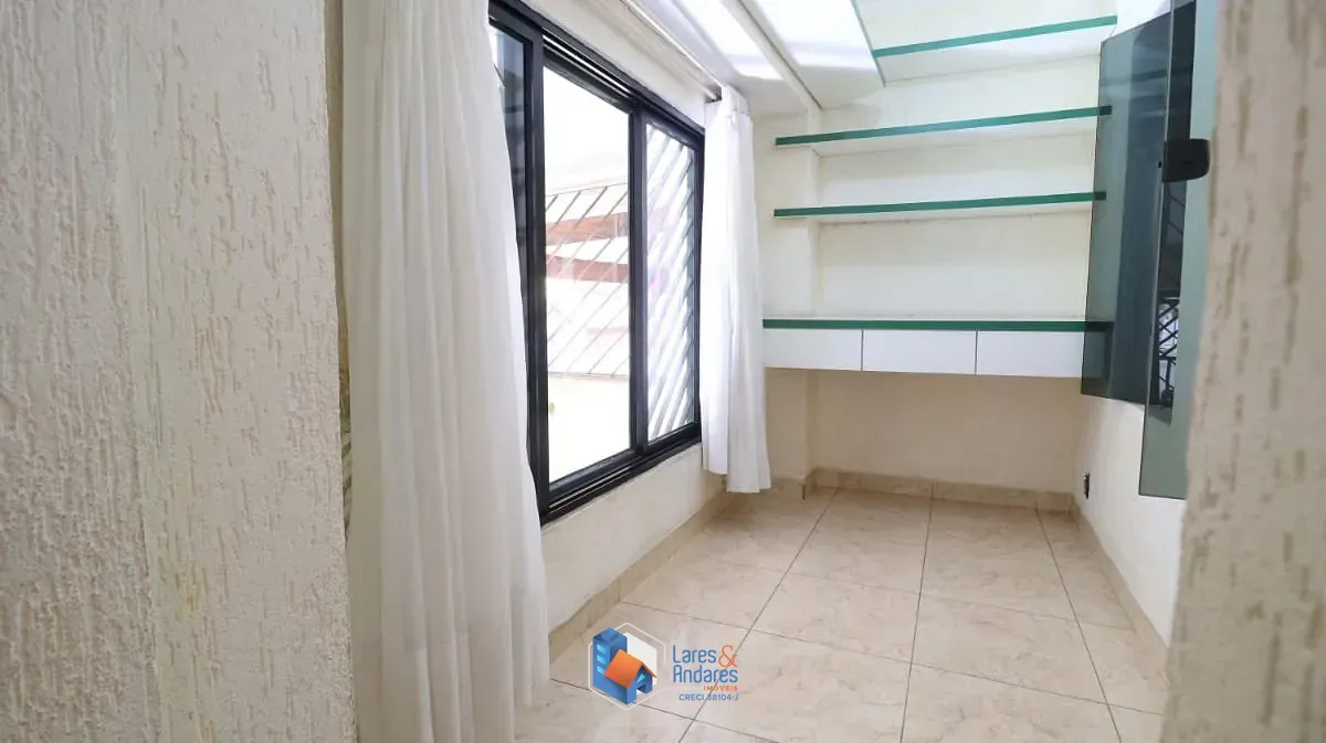 Imagem Casa para venda em Bortolândia com 4 quartos, sendo 1 suíte, 188m²