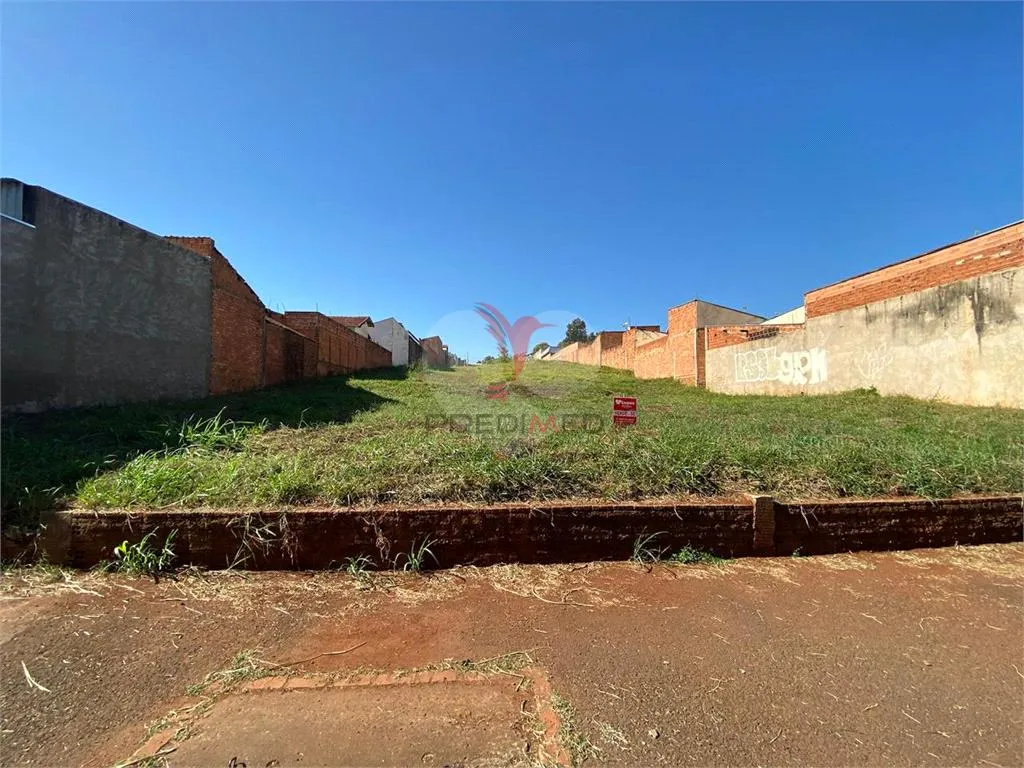 Imagem Lote/Terreno de 2061m² no bairro Jardim Príncipe, em Lençóis Paulista