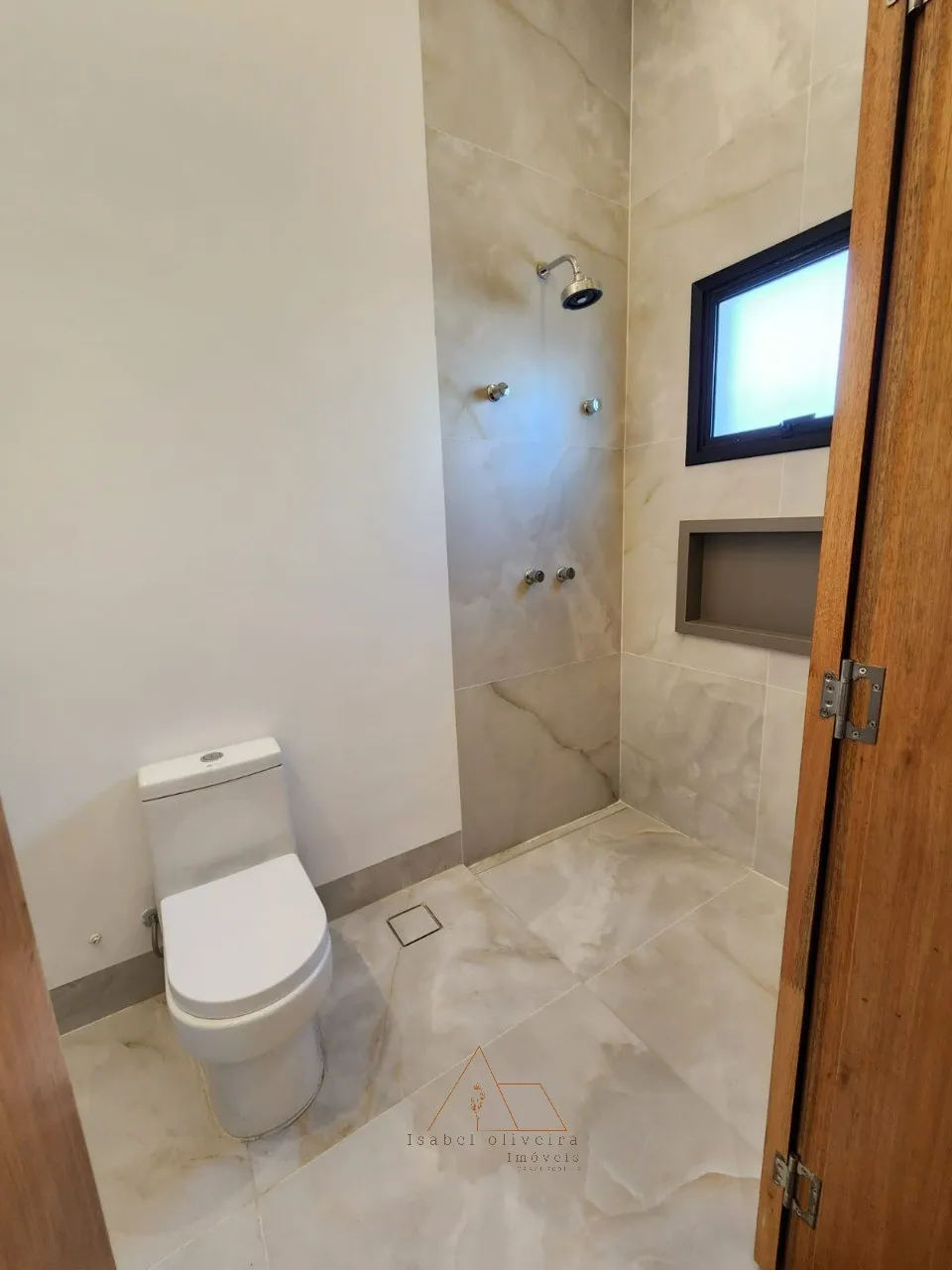 Imagem Casa em Condomínio em Salto-SP, Residencial Central Parque: 3 Quartos, 3 Suítes, 4 Banheiros, 4 Vagas, 213,60 m².