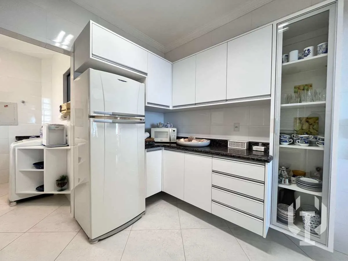 Imagem Apartamento Frente Mar Mobiliado Pronto Para Morar em Meia Praia