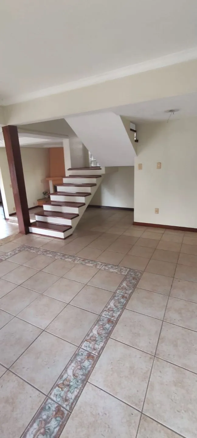 Imagem Triplex à venda em Porto Alegre, Jardim Itu-Sabará, com 5 quartos, 338.77m2