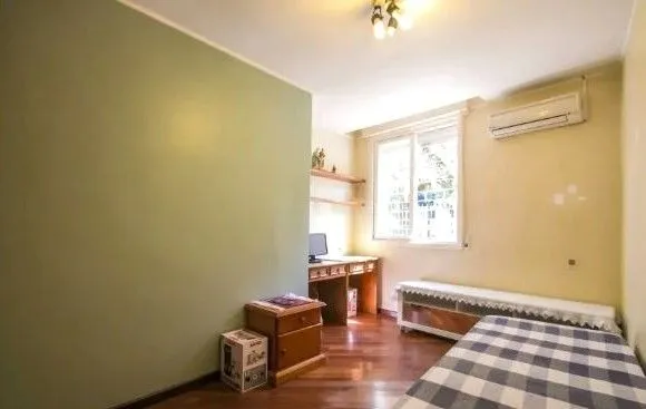Imagem Casa sobrado no Petrópolis com 7 dormitórios e 4 vagas