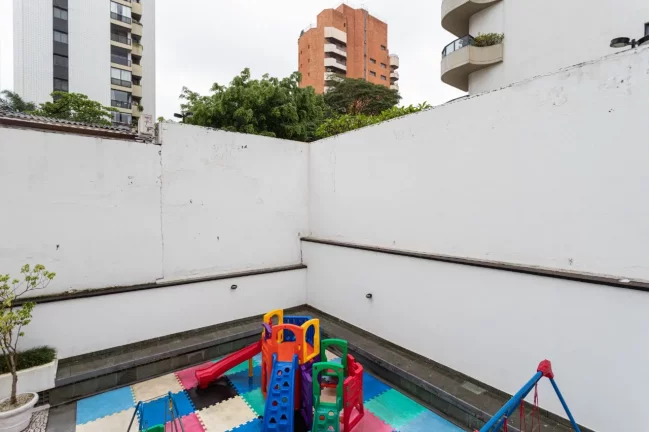 Imagem CONDOMÍNIO PORTO CERVO - Vende-se apto de 149m² (Unidade de Revenda), a 854m do Metrô Moema!