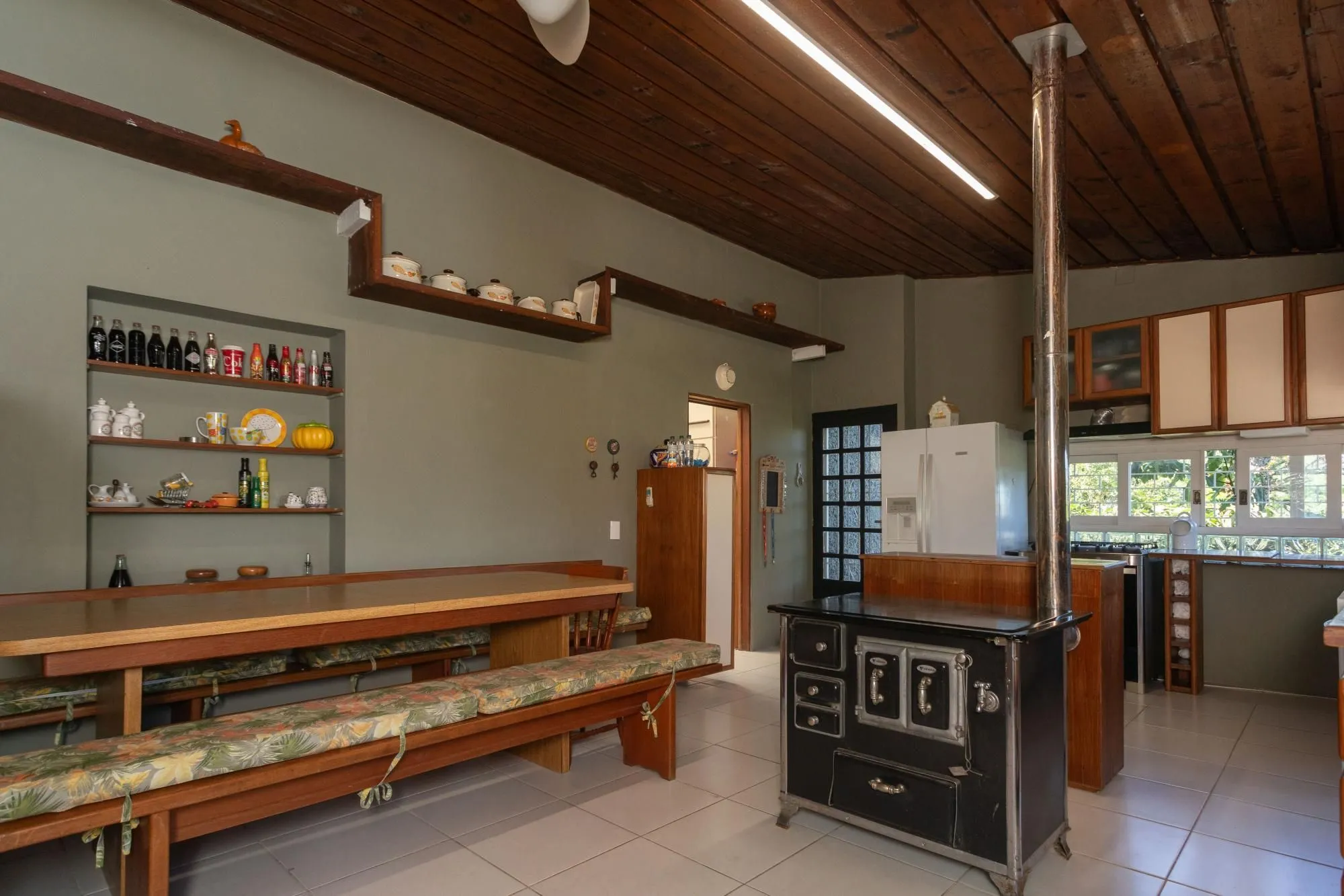 Imagem Casa em Condomínio com 5 quartos, 3 vagas e 350m²