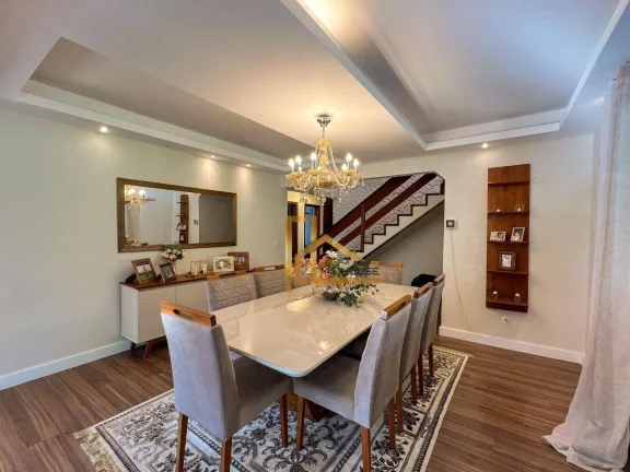 Imagem Casa com 5 quartos sendo 3 suítes perto do Clube Comay e da Feirinha do Alto de Teresópolis!