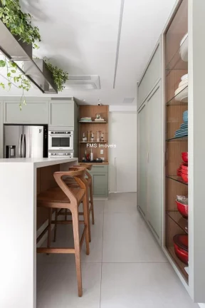 Imagem Apartamento à venda na Vila Nova Conceição, com 3 suítes, 2 salas, 4 vagas, 243 m²