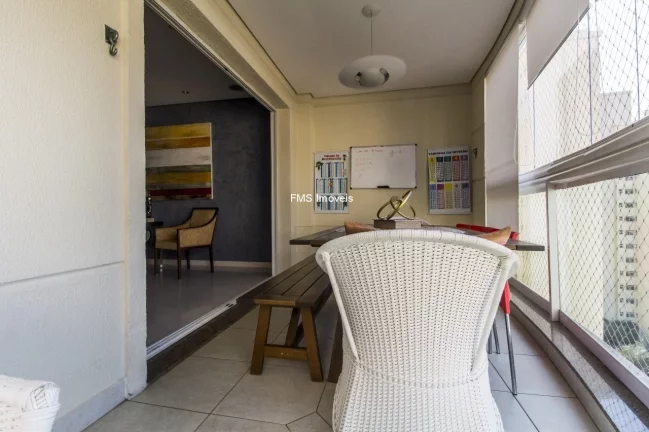 Imagem Venda de Apartamento de Luxo em Tamboré, Santana de Parnaíba-SP: 2 quartos, 1 suíte, 4 banheiros, 2 vagas de garagem - 133m²