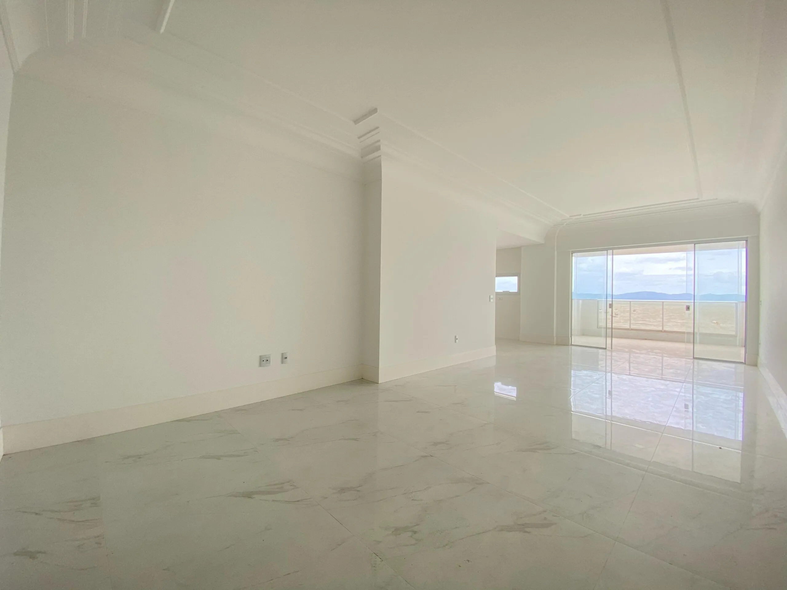 Imagem Apartamento com vista para o mar à venda com 200m2 por R$ 6.500.000,00