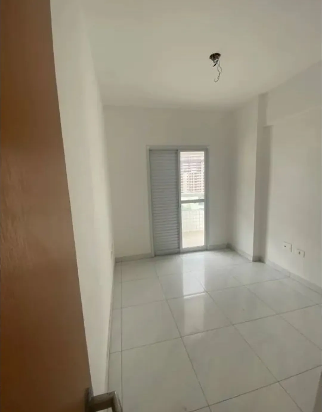 Imagem Espaçoso Apartamento na Praia Grande - AVIAÇÃO - NOVO