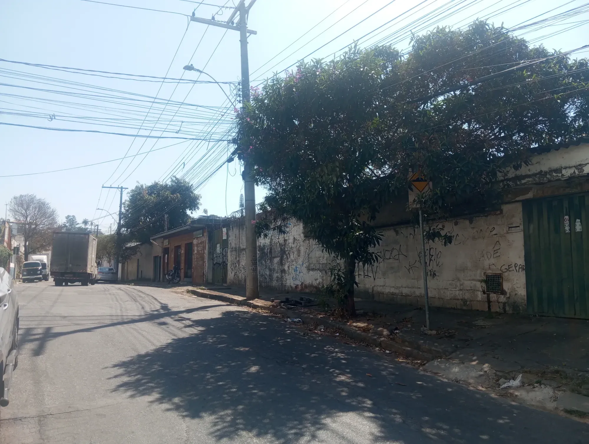 Foto do imóvel: Terreno à Venda, 1.280 m² em Cachoeirinha - Belo Horizonte em Rua Rocha Lagoa, nº 320. Nova Cachoeirinha, Belo Horizonte - MG