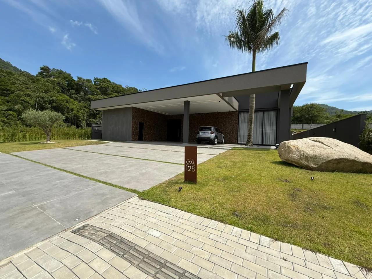 Foto do imóvel Casa à venda com 563m2 por R$ 17.500.000,00