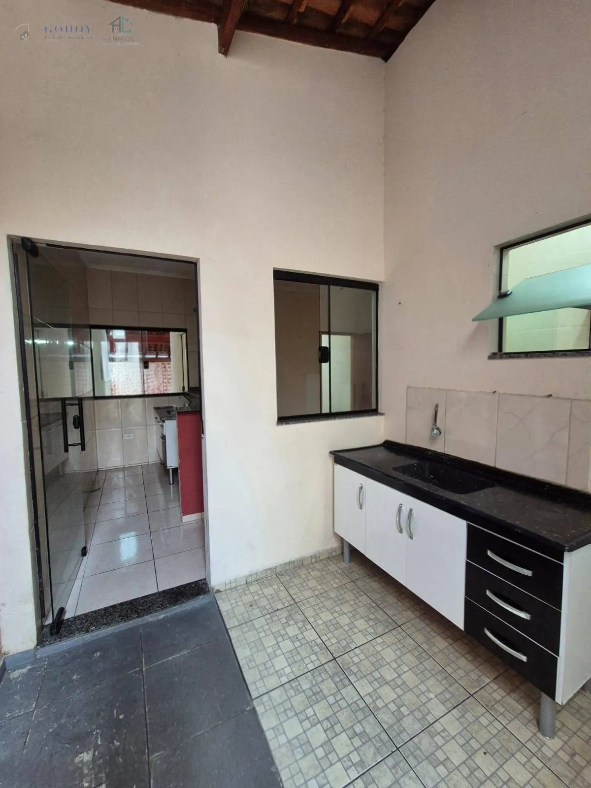 Imagem Excelente Casa no Mombaça com Suíte
