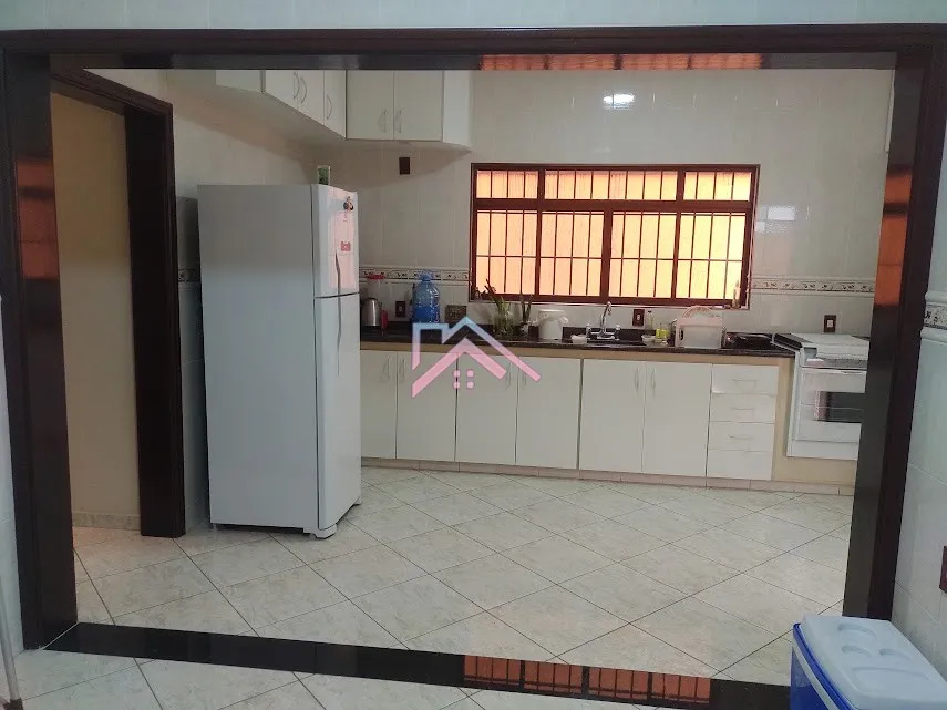 Imagem Casa à venda Vila Jeriva - Área útil 177 m2 com 3 dormitórios suíte / 2 vagas / Excelente localizaçã