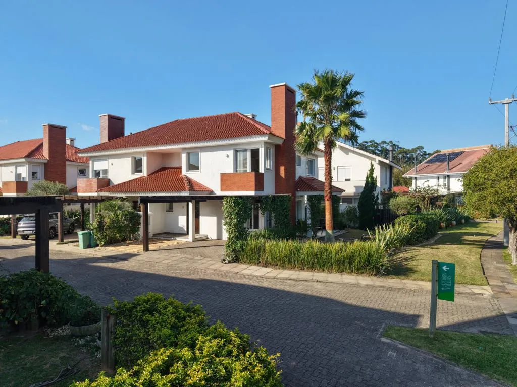 Foto do imóvel: Casa em Condominio 4 Dormitórios - Bairro -- em Rua 01