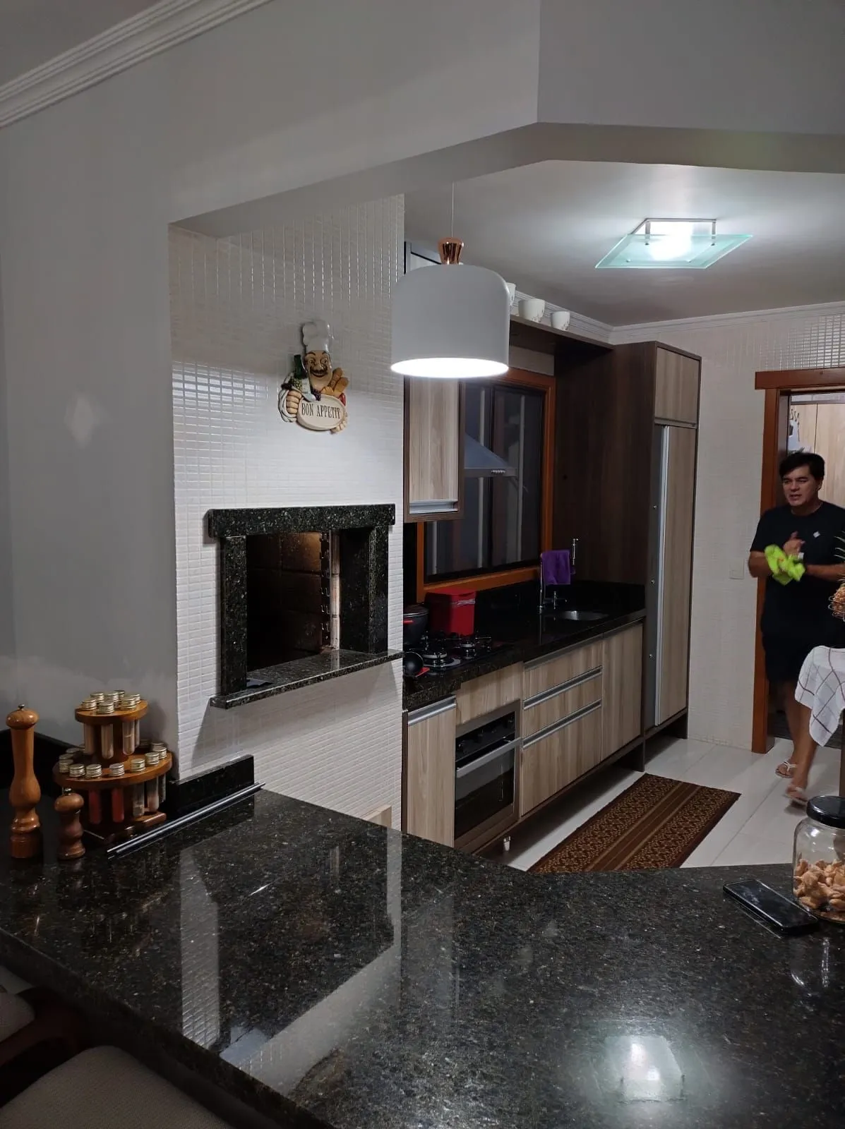 Imagem APARTAMENTO 3 DORMITORIOS , SENDO 1 SUÍTE, 2 VAGAS PARA CARRO COBERTAS, UNCO NO ANDAR, VILA IPIRANGA, PORTO ALEGRE/RS