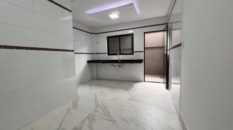 Imagem Sobrado à Venda com Área Gourmet e Piscina - Conforto e Lazer Completo!