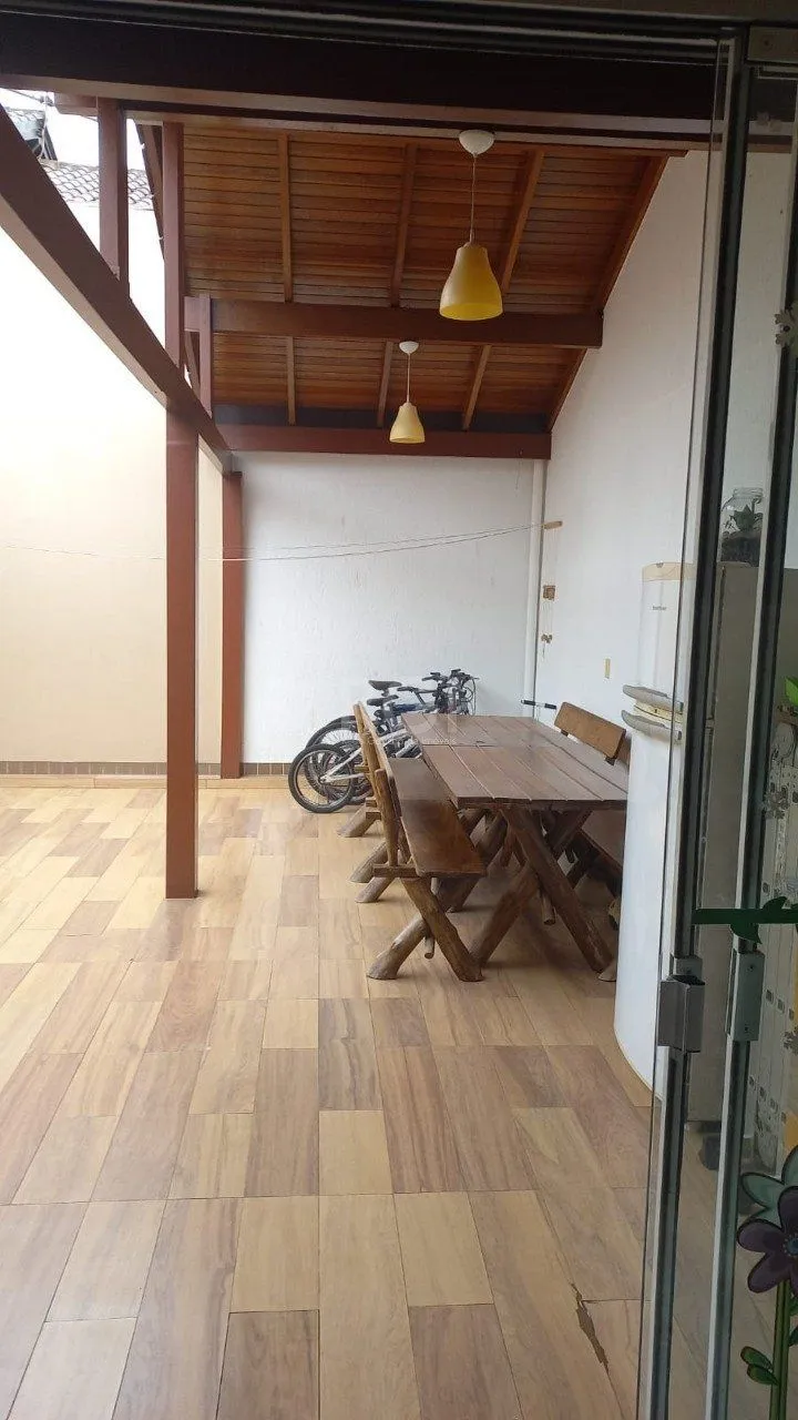 Imagem Casa para Venda - 135m², 3 dormitórios, sendo 1 suites, 2 vagas - Vale Do Sol