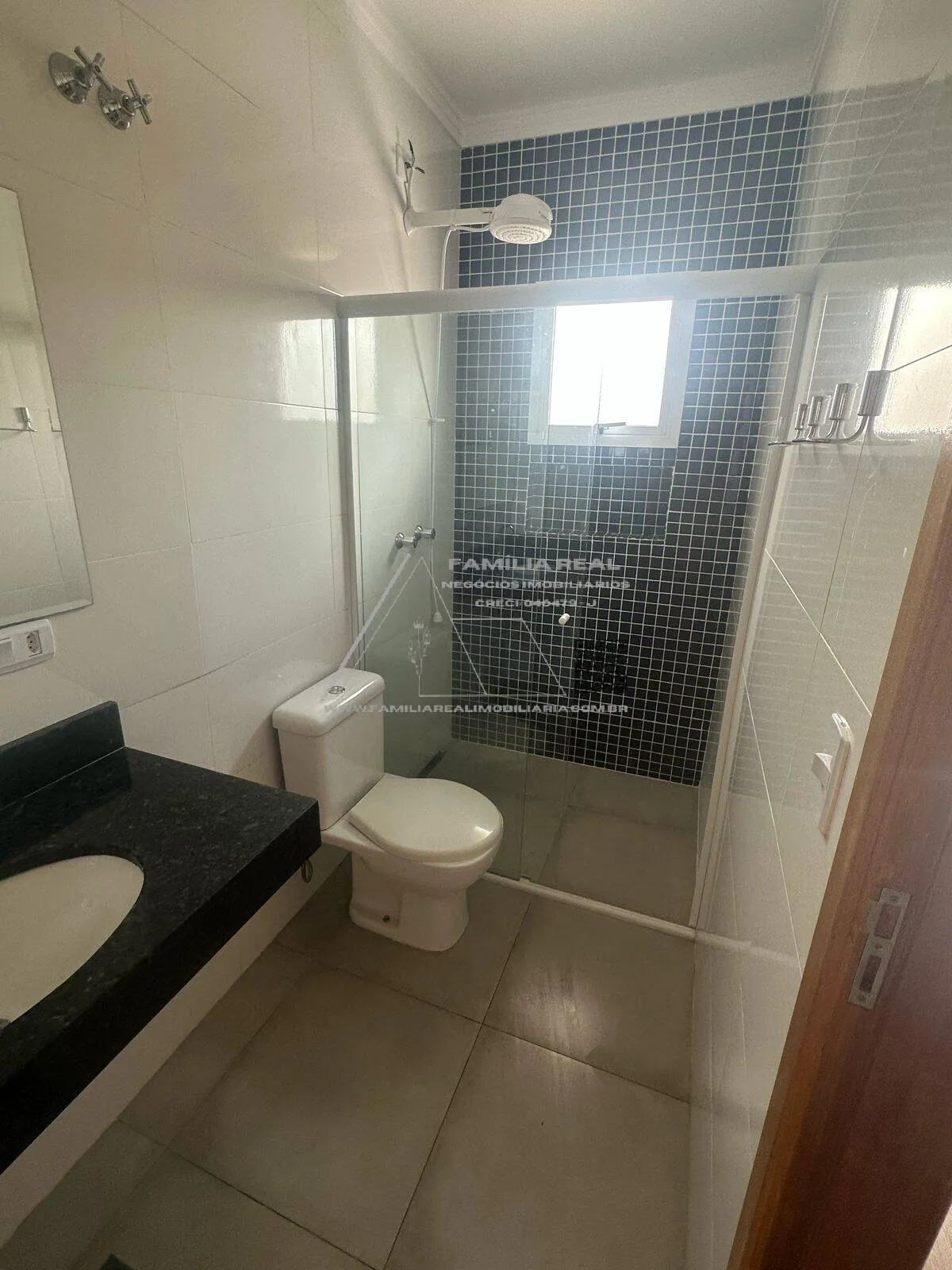 Imagem Sobrado Residencial, à Venda, no Parque Sevilha, na Vila Prudente, com 03 Dormitórios, sendo 01 Suítes, com 04 Vagas de Garagem