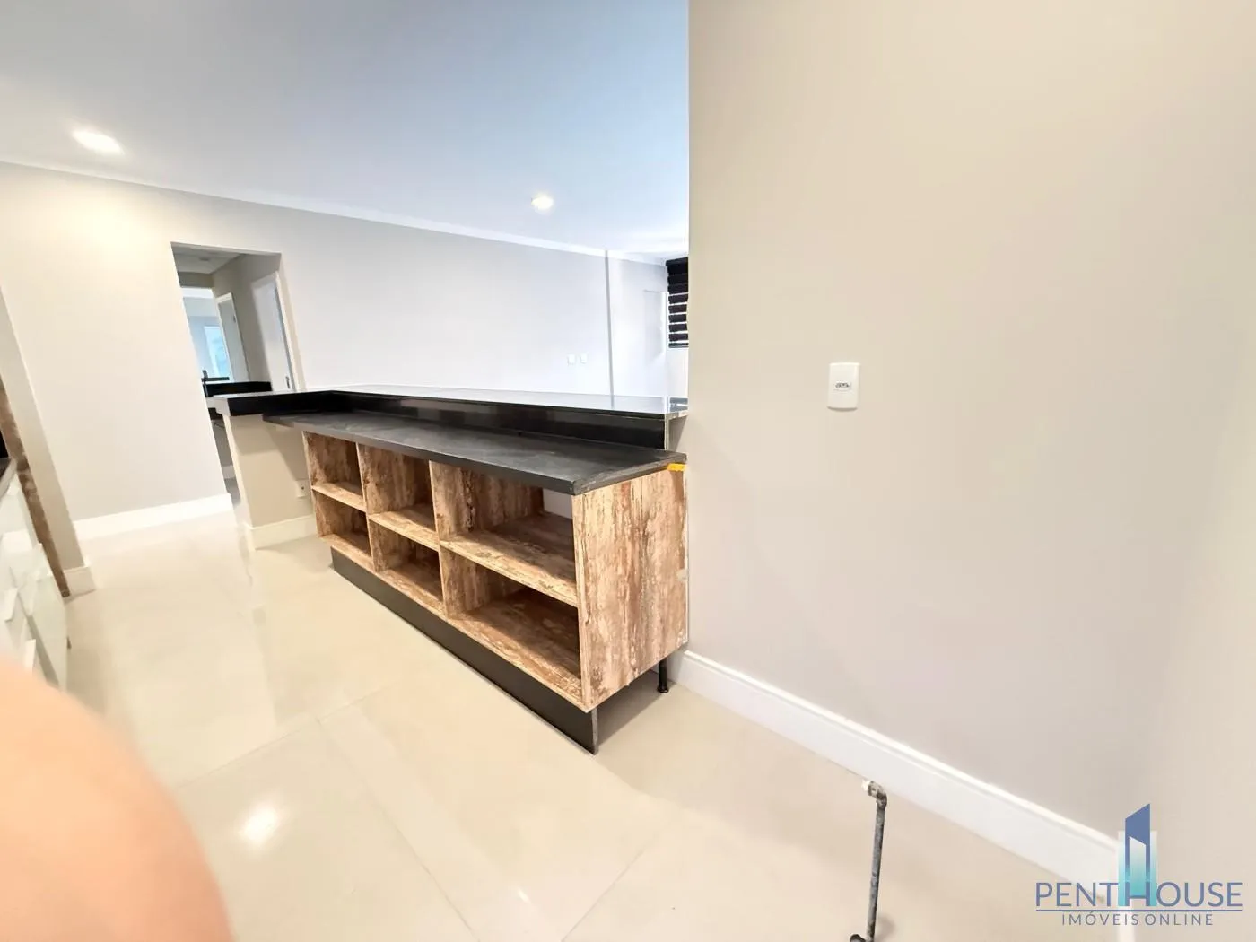 Imagem Apartamento Zona Central para Venda em Balneário Camboriú, BARRA SUL, 3 dormitórios, 1 suíte, 3 banheiros, 2 vagas