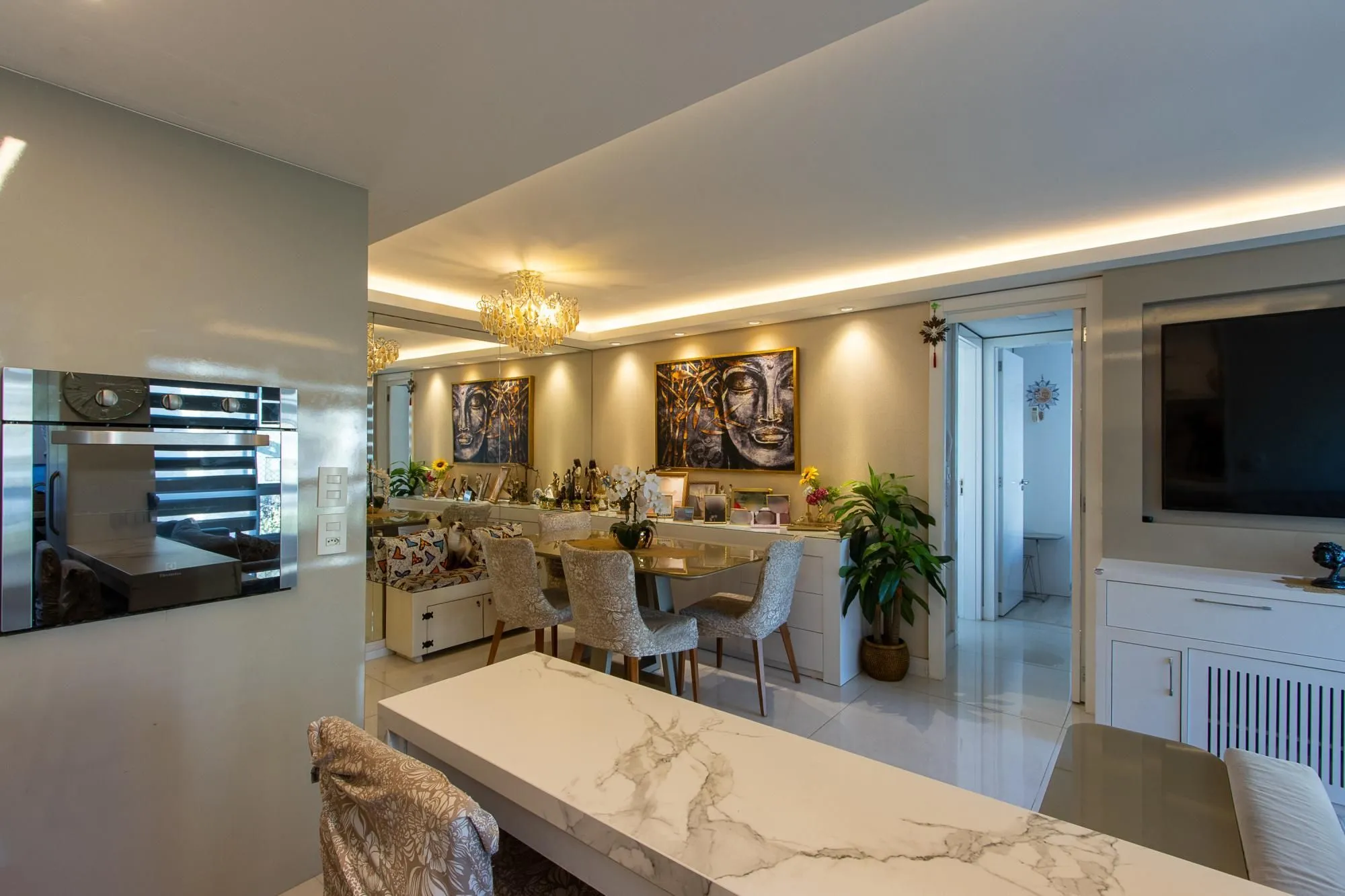 Imagem Apartamento com 2 dormitórios no bairro Cavalhada