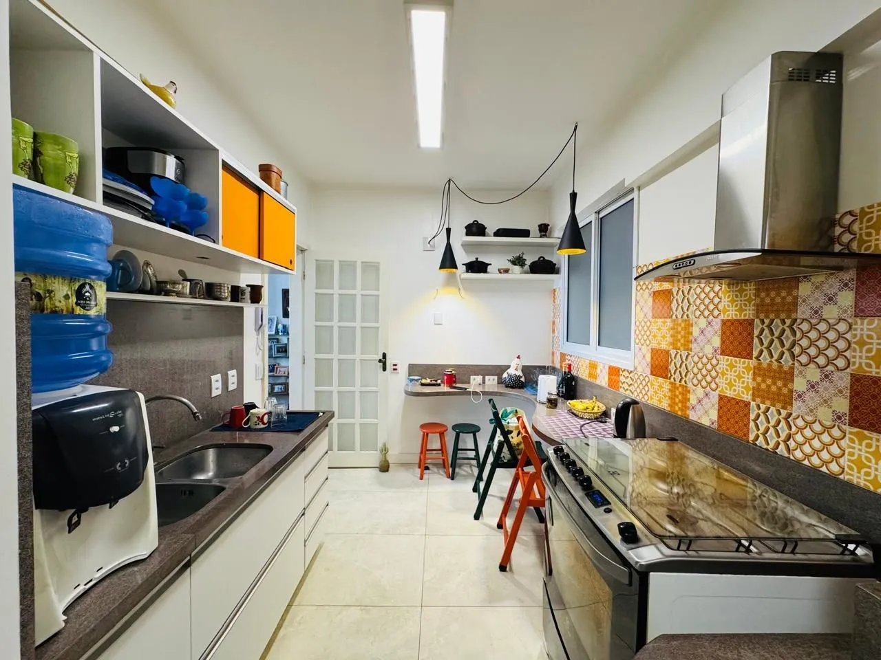 Imagem Apartamento Semimobiliado com 3 Dormitórios, 1 Suíte e Elevador