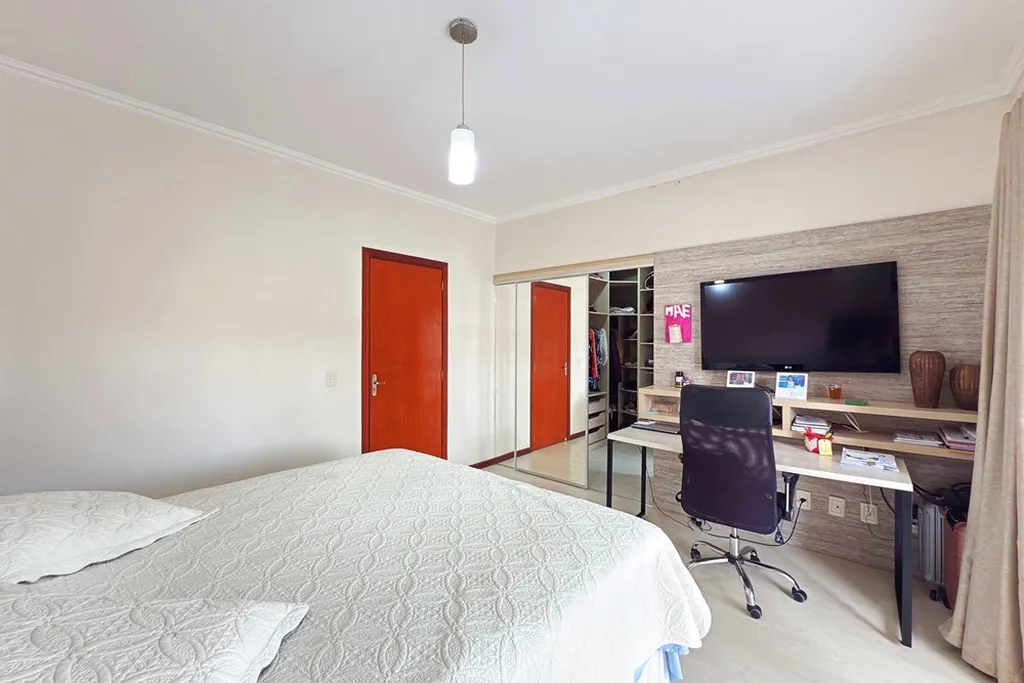 Imagem Casa de Condomínio em Hípica