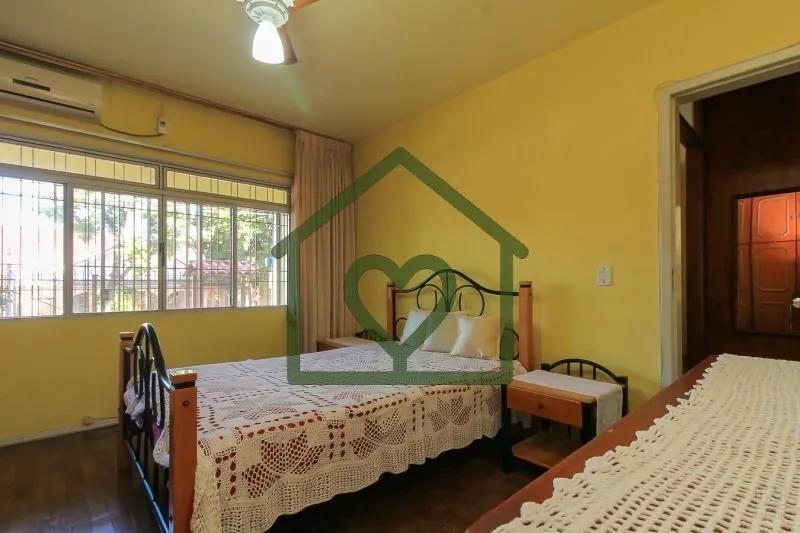 Imagem casa diferenciada, estilo tradicional, 7 dormitórios, 2 casas, acessos independentes, pátio comum ...