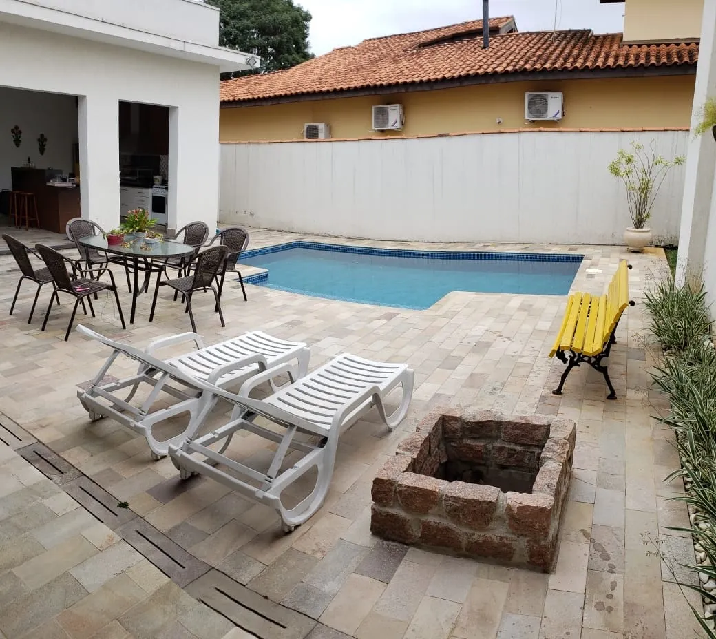 Imagem Casa à venda 3 Quartos, 3 Suites, 4 Vagas, 700M², Socorro, Pindamonhangaba - SP | COLONIAL VILLAGE