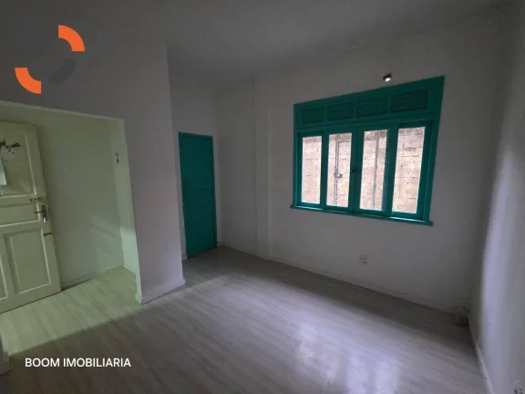 Imagem Sala Comercial na Galeria Central com Banheiro Privativo - No Coração de Nova Iguaçu