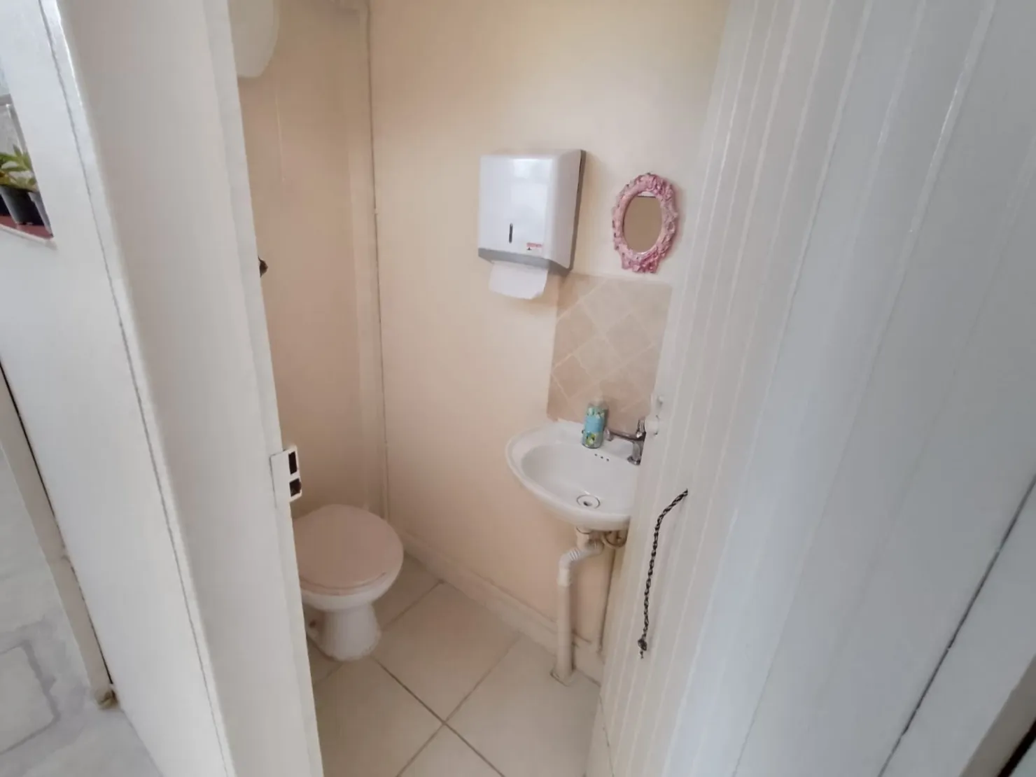 Foto do imóvel Comercial para Locação 4 Suites, 3 Vagas, 183M², Jardim das Nações, Taubaté - SP