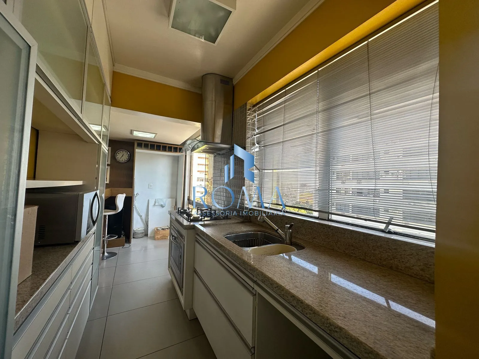 Imagem Apartamento semimobiliado de 03 dormitórios no Centro de Santa Maria.