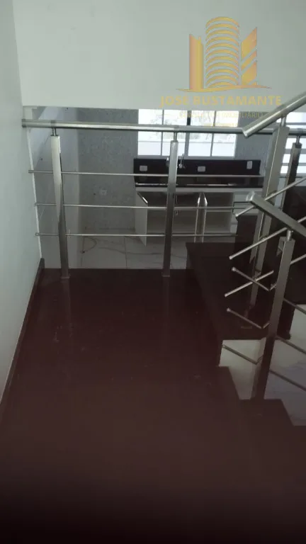 Imagem Sobrado 132m² com Churrasqueira e Varanda - Vila Nair