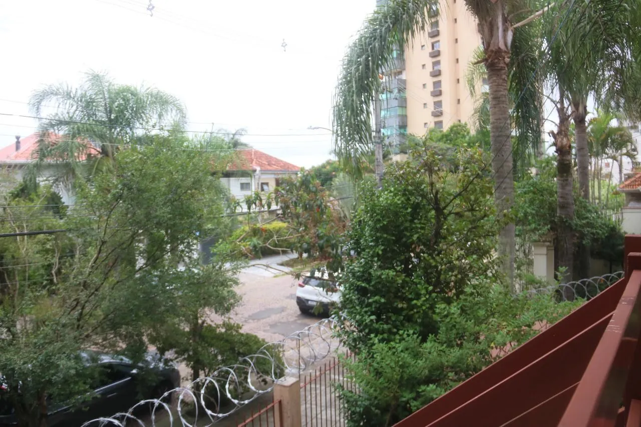 Imagem Casa 7 dormitórios 2 vagas de garagem no bairro Petrópolis